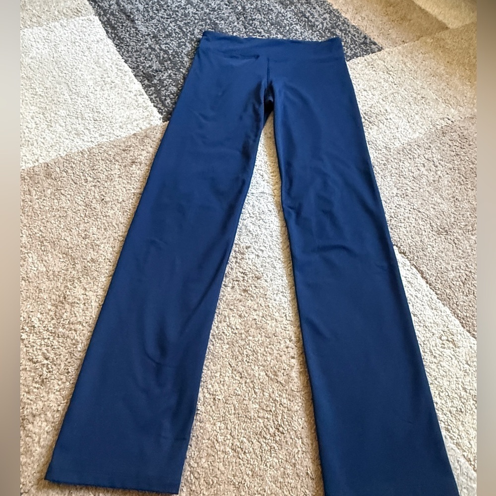 Under Armour Women’s Medium Dark Blue Fitted Pants